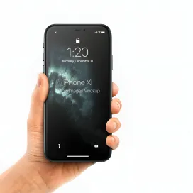 Apple i Phone Pro in Hand
